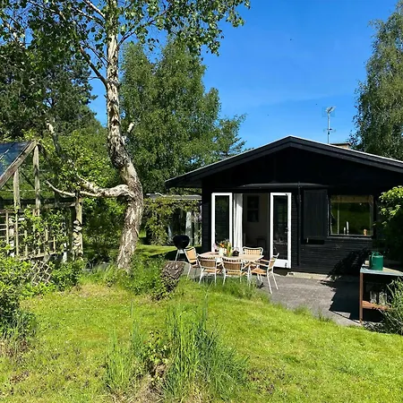 Дом отдыха Rustic Summer House Near Child-friendly
