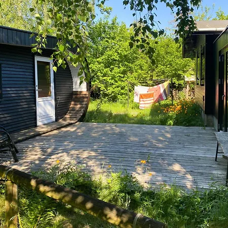 Rustic Summer House Near Child-friendly Дом отдыха *